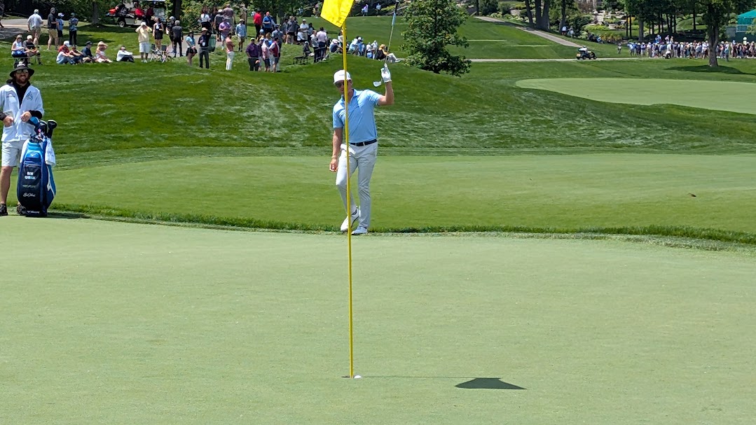 Ben Griffin leads the pack after the first round of the 50th annual #MemorialTournament.

columbus-wired.com/post/griffin-t…
