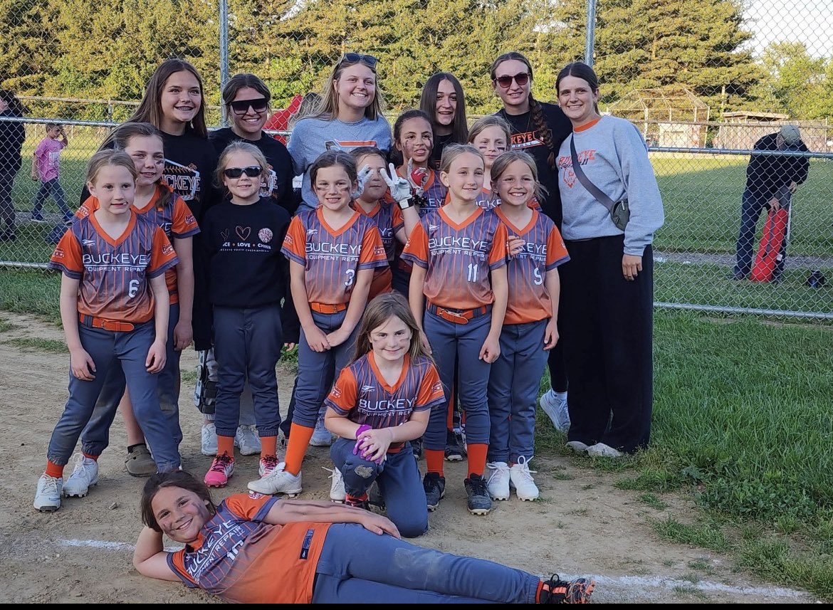 Our varsity players enjoyed cheering on our little BUCKS to an impressive 18-8 victory this evening! Way to go girls! 🥎 🧡 🦌 🥎 🤎 🦌