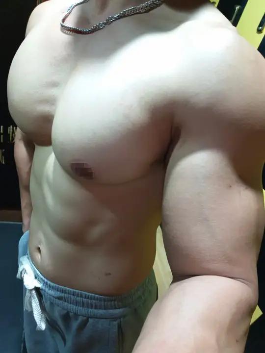 我的健身日常。#我的健身日记 #胸肌 #健身vlog #瘦子增肌 #训练痕迹