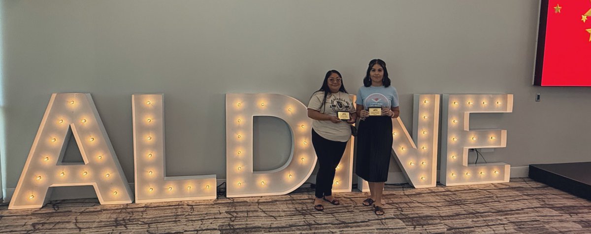 Jenniffer Perez Coronado (@laprofe_perez) on Twitter photo Feeling so thankful and blessed. 💛🍎 Got to see my amazing friend, almost two decades of friendship and we’ve accomplished so much together🫶🏽 <a href="/CarrollES_AISD/">Carroll Elementary</a> #TIARecognized #TeacherWin #GratefulHeart #CelebrateTheWins Feeling so thankful and blessed. 💛🍎 Got to see my amazing friend, almost two decades of friendship and we’ve accomplished so much together🫶🏽 <a href="/CarrollES_AISD/">Carroll Elementary</a> #TIARecognized #TeacherWin #GratefulHeart #CelebrateTheWins