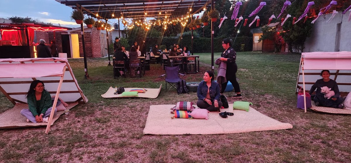 CIEUATx's tweet photo. 🎬 Noche de cine 🎦

🎥 El pasado 24 de mayo, disfrutamos al aire libre de la película:

🍿 Los hijos de la calle

👥 Los comentarios y análisis estuvieron a cargo de Sandra Lizeth Vázquez Vega (@Sandve3) y Eduardo Rosales Flores https://t.co/lNHJSdXMnM