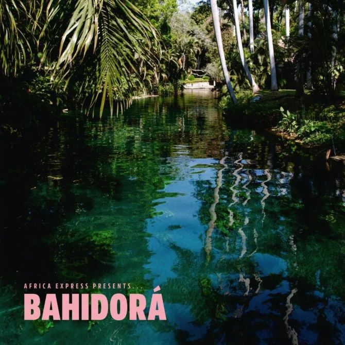 Como anticipos del álbum "Africa Express Presents... <a href="/Bahidora/">Bahidorá</a>, el colectivo musical que encabeza Damon Albarn, @AfricaExpress revela "Soledad" y "Otim Hop". 

Detalles:
sindocumentos.com.mx/playlist/afric…