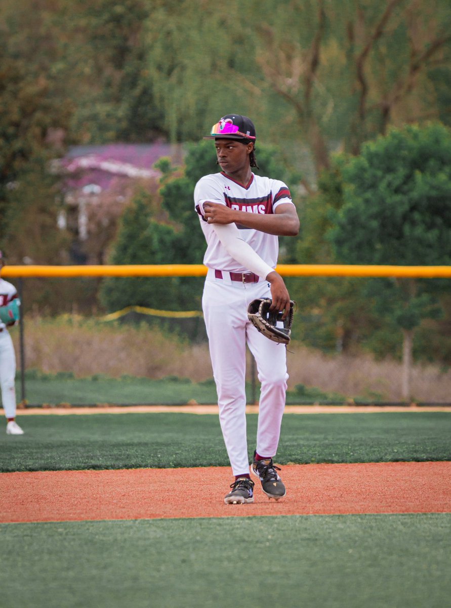 Junior Season Stats! Blessed 🙏🏾

82 AB
.427 AVG
.560 OBP
1.072 OPS
.512 SLG
35 Hits
