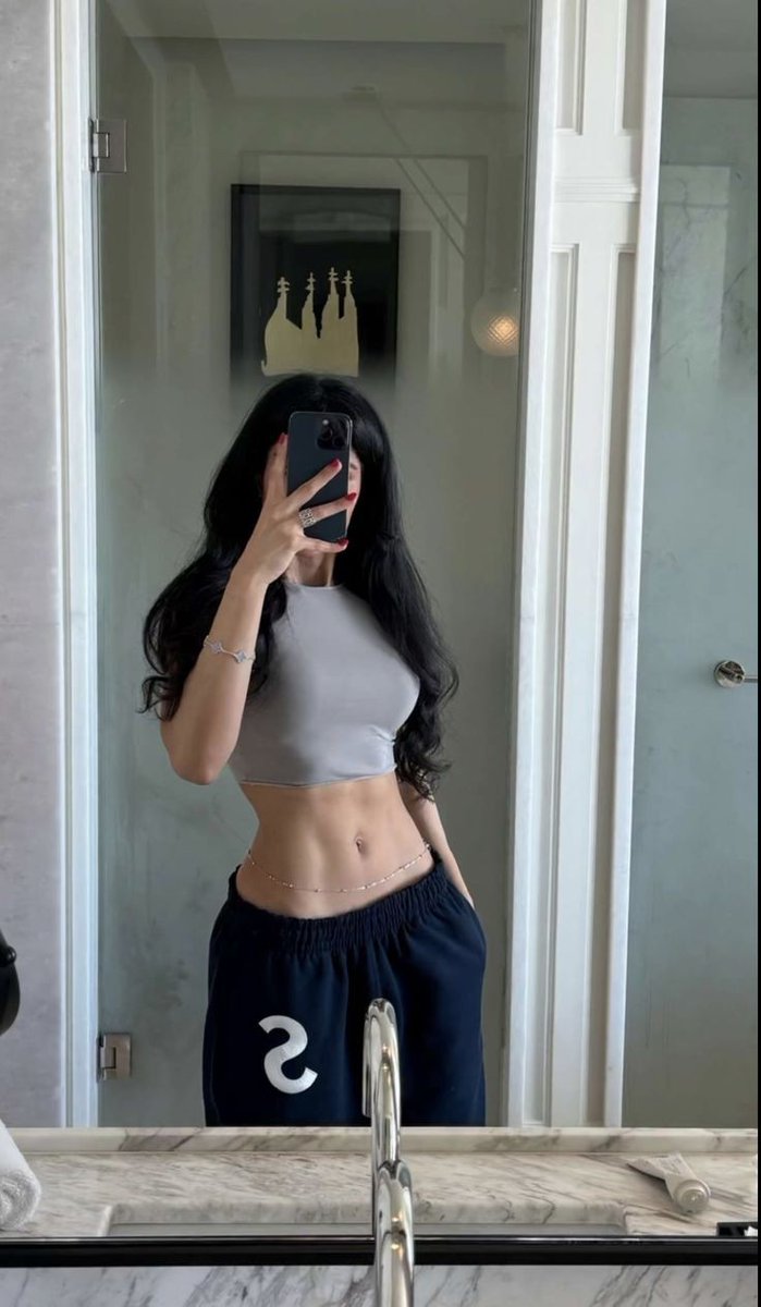 women🧚🏼‍♀️ (@11mnou) on Twitter photo 