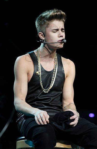 justin bieber gallery (@oneofthepop) on Twitter photo 