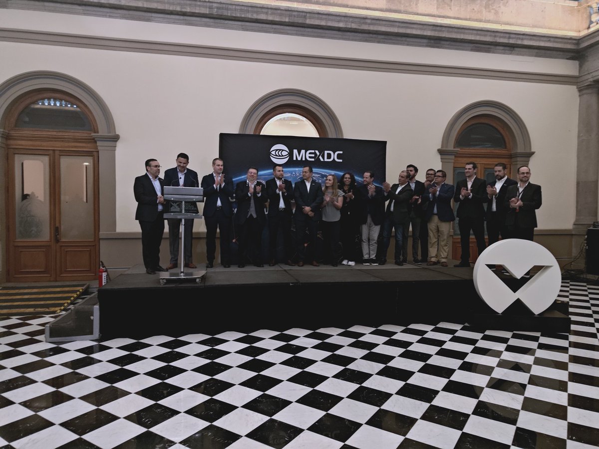 energiahoy's tweet photo. #CoberturaEH | La @MEXDC01 celebra su 2ndo Aniversario, marcando la pauta del ecosistema digital en #México. ¡Enhorabuena! #MEXDC https://t.co/Km5mVqyXqA