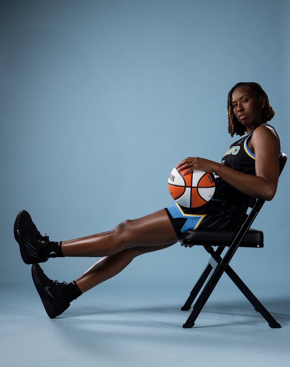 trendyhoopstars's tweet image. Ariel Atkins’ last two games:
19.0 PTS
5.5 RBS
4.0 AST
48.3% FG
Heating up! 👀✨