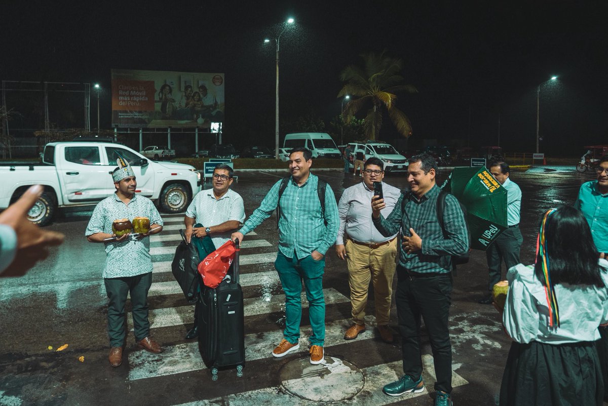 Adventist_minop's tweet image. ✨ ¡Y así recibimos a nuestro presidente de la MINOP, el Pr. Omar Bullón! 🙌🔥
Un líder con visión, pasión y entrega al servicio de la misión 💙📖
¡Bienvenido, pastor! 🙏🎉 #MINOP