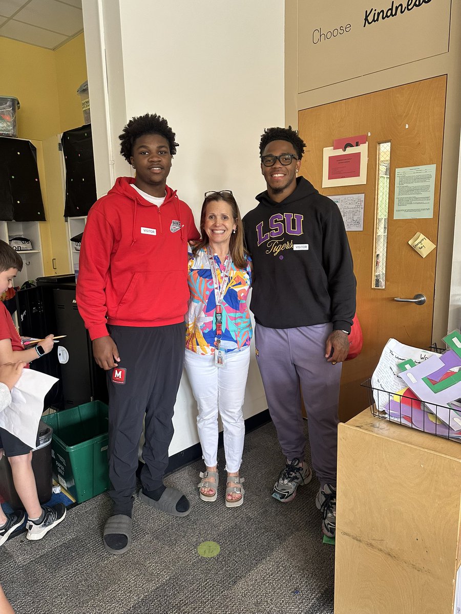 Always great when former students drop by!!  <a href="/HunterPrincipal/">Hunter GT-AIG Elem</a>