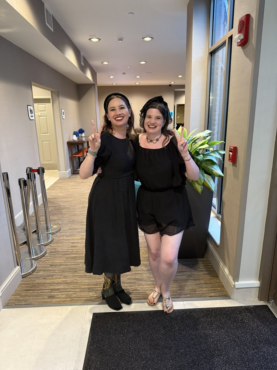 Twinning with <a href="/SierraThomander/">Sierra Davis Thomander 📚📊</a> at <a href="/epovb/">Elections, Public Opinion, and Voting Behavior</a> 2025!