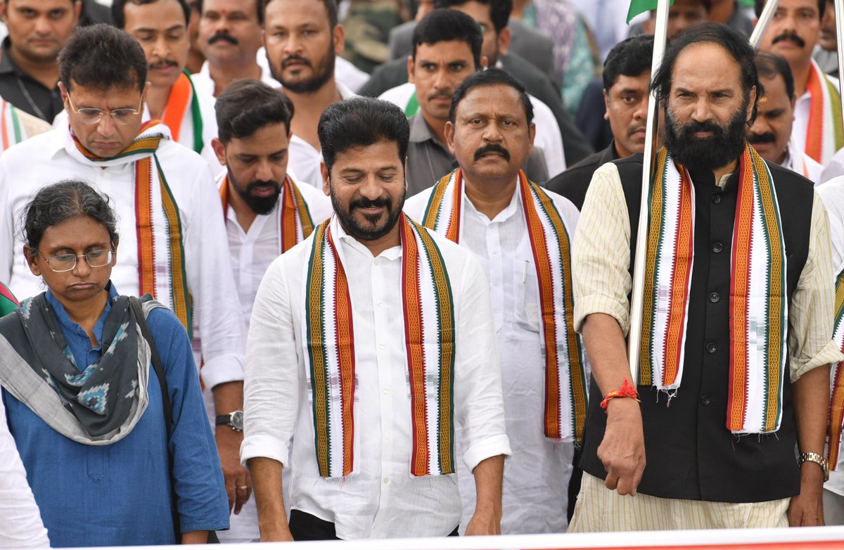 T Ram Mohan Reddy (@trammohanredd12) on Twitter photo నిజాంపేట కొలన్ గోపాల్ రెడ్డి కన్వెన్షన్ లో జైహింద్ యాత్ర సభలో ముఖ్యమంత్రి రేవంత్ రెడ్డి, పీసీసీ అధ్యక్షుడు మహేష్ కుమార్ గౌడ్, ఏఐసీసీ ఇంచార్జ్ మీనాక్షి నటరాజన్ గార్లతో మరియు మంత్రులతో కలిసి పాల్గొనడం జరిగింది.
<a href="/INCTelangana/">Telangana Congress</a> #JaiHindSabha
<a href="/Bmaheshgoud6666/">Bomma Maheshkumar goud</a> నిజాంపేట కొలన్ గోపాల్ రెడ్డి కన్వెన్షన్ లో జైహింద్ యాత్ర సభలో ముఖ్యమంత్రి రేవంత్ రెడ్డి, పీసీసీ అధ్యక్షుడు మహేష్ కుమార్ గౌడ్, ఏఐసీసీ ఇంచార్జ్ మీనాక్షి నటరాజన్ గార్లతో మరియు మంత్రులతో కలిసి పాల్గొనడం జరిగింది.
<a href="/INCTelangana/">Telangana Congress</a> #JaiHindSabha
<a href="/Bmaheshgoud6666/">Bomma Maheshkumar goud</a>