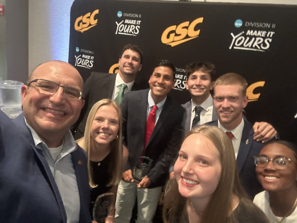 MM_Wilson's tweet image. Annual Commissioner selfie with @GulfSouth Top 10… the best of the best!