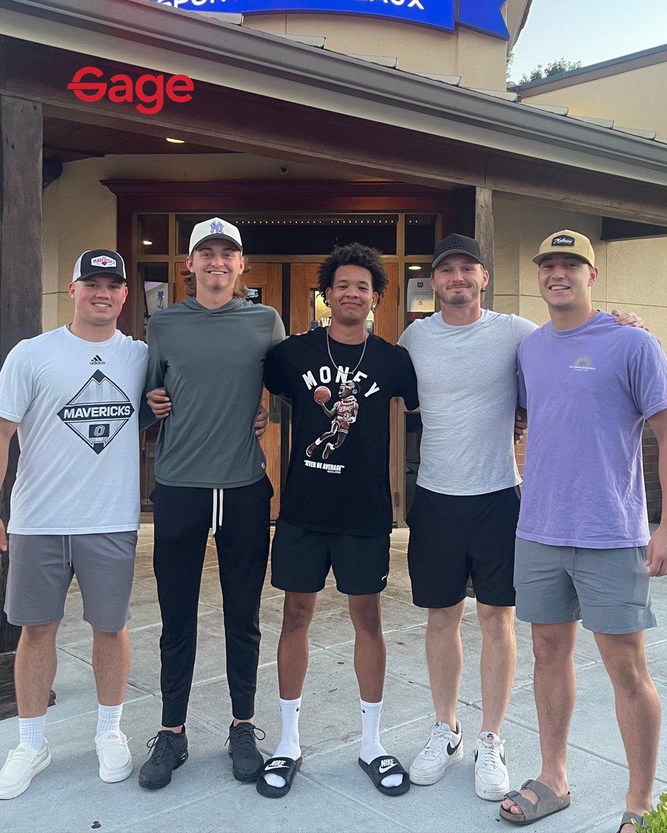 The boys are starting to roll in... 

#BatonRougrRougarou #Baseball #TCL #BatonRouge #SummerBaseball #CollegeBaseball #BaseballPlayers #OpeningDay