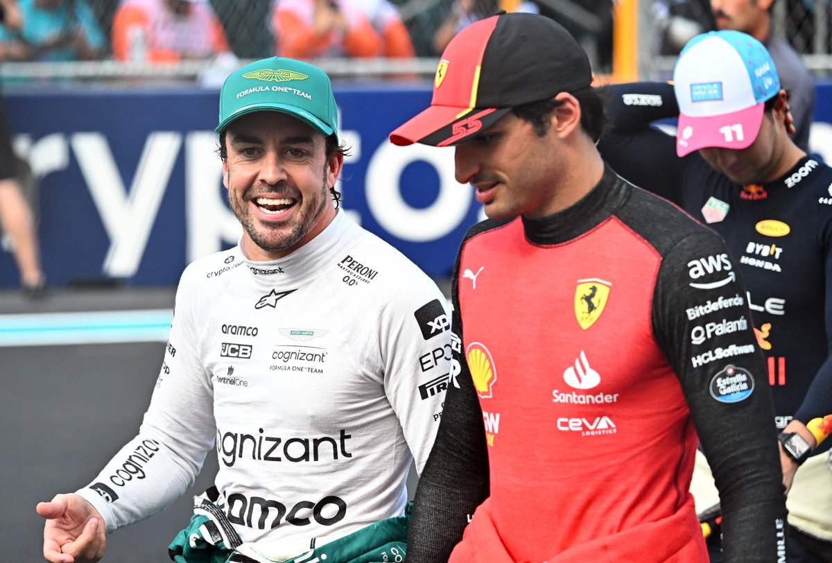 Formula1FRP's tweet photo. Fernando 🤜🇪🇸🤛 Carlos 

This year will be their ninth home race together 🙌

#F1RP #SpanishGPRP https://t.co/O7AXwFB3jI
