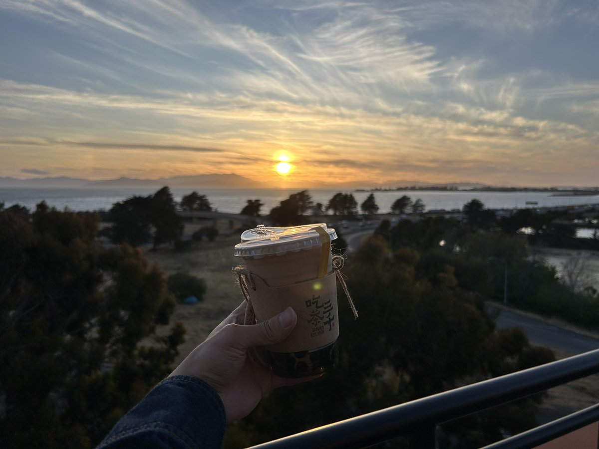 zhang_muru's tweet image. After a year of internship with amazing folks at @togethercompute, I will be interning at @GoogleDeepMind this summer working on language model architecture! Hit me up and I will get you a boba at the bayview rooftop of my Emeryville apartment 😉