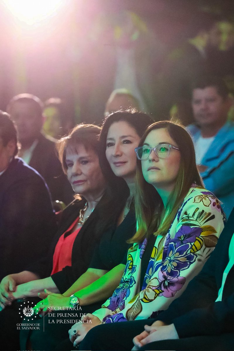 #NuevasInversiones | La desarrolladora inmobiliaria Urbania realizará una de las inversiones privadas en vivienda más grandes en la historia reciente del país, un total de $800 millones. 

Funcionarios del Gobierno del Presidente <a href="/nayibbukele/">Nayib Bukele</a> acompañan el lanzamiento de este