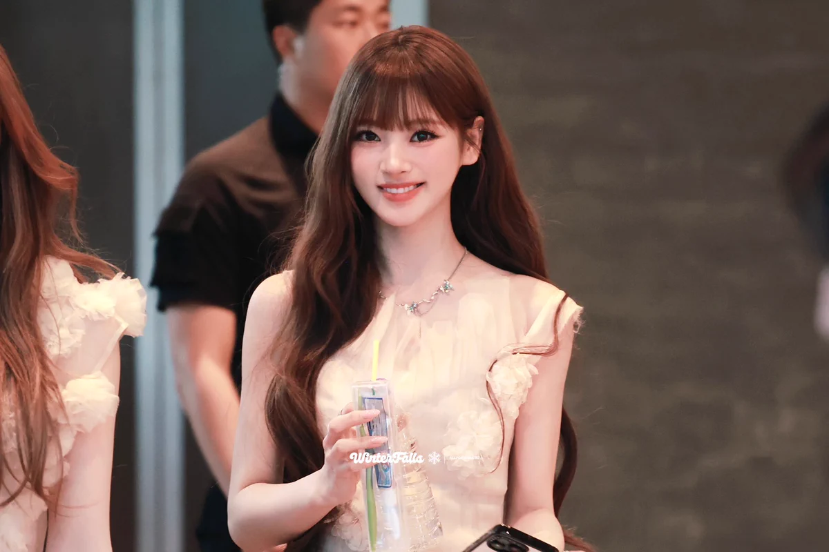 MEOVV ANNA 안나 on X: 