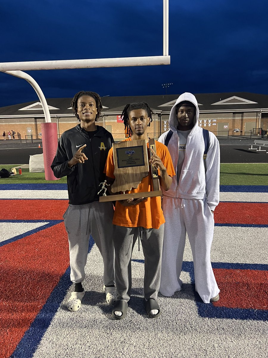 2025 Plainfield boys regional track and field meet. TJ Frierson with a 22’9.5” jump and is regional champion and John Adebayo leaps 22’3” jump and 3rd place!!!
Ty Adewunmi places 4th with a jump of 6’4’ in the high jump!!!
