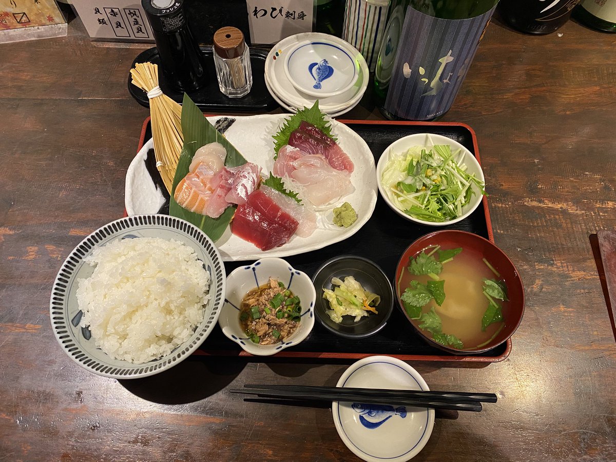 海鮮居酒屋さんから
こんにちわ
刺身定食いただきます😋