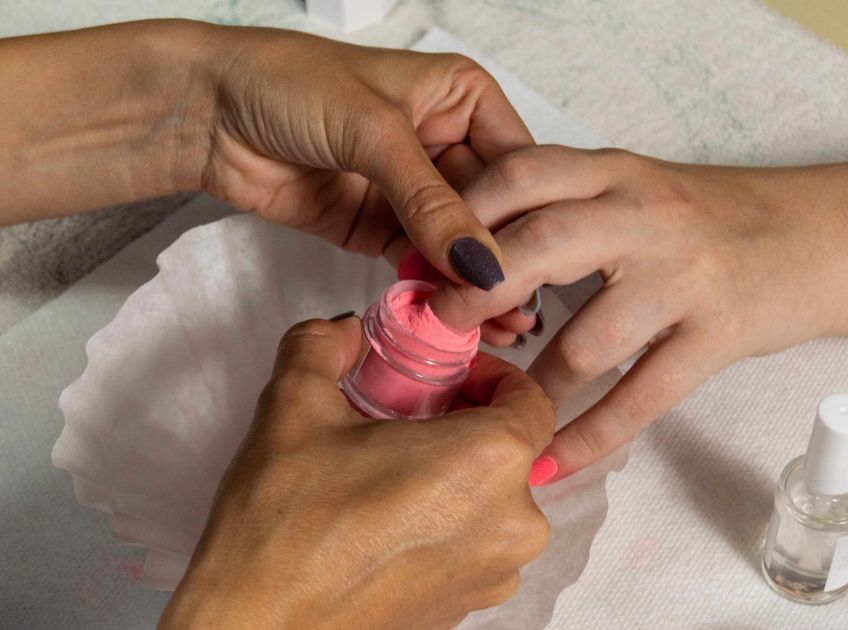 TheBeautyEpic's tweet image. "Get Salon-Perfect Dip Powder Nails at Home—Easy DIY Steps Inside!"

read more: beautyepic.com/how-to-do-dip-…

#DipPowderNails #DIYNails #AtHomeManicure #NailTutorial #NailLovers #SalonLookAtHome #NailGoals #BeautyEpic