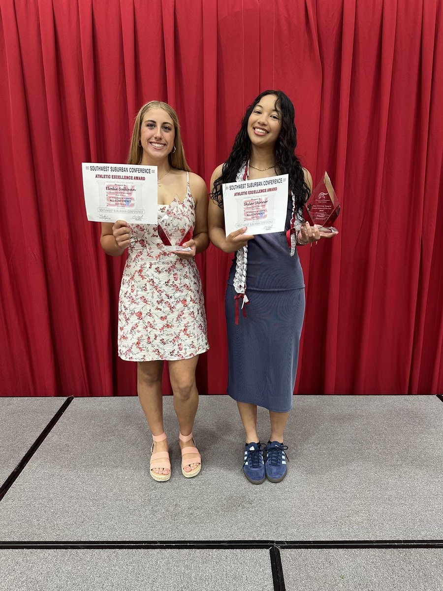 Senior Captains Skylar Skinner and Elodie Sullivan serve as remarkable examples of amazing student-athletes who have shown dedication and leadership. 

You make us proud. ❤️🤍