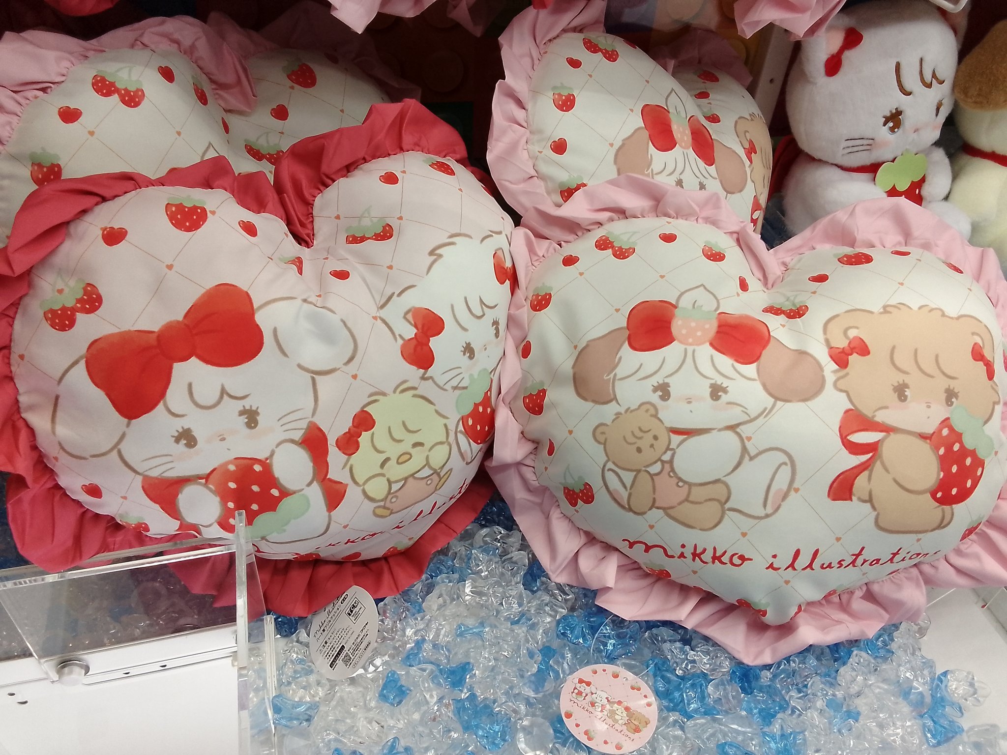 豪華☆mikkoいちごBIGぬいぐるみ4種＆ハート型フリルクッション