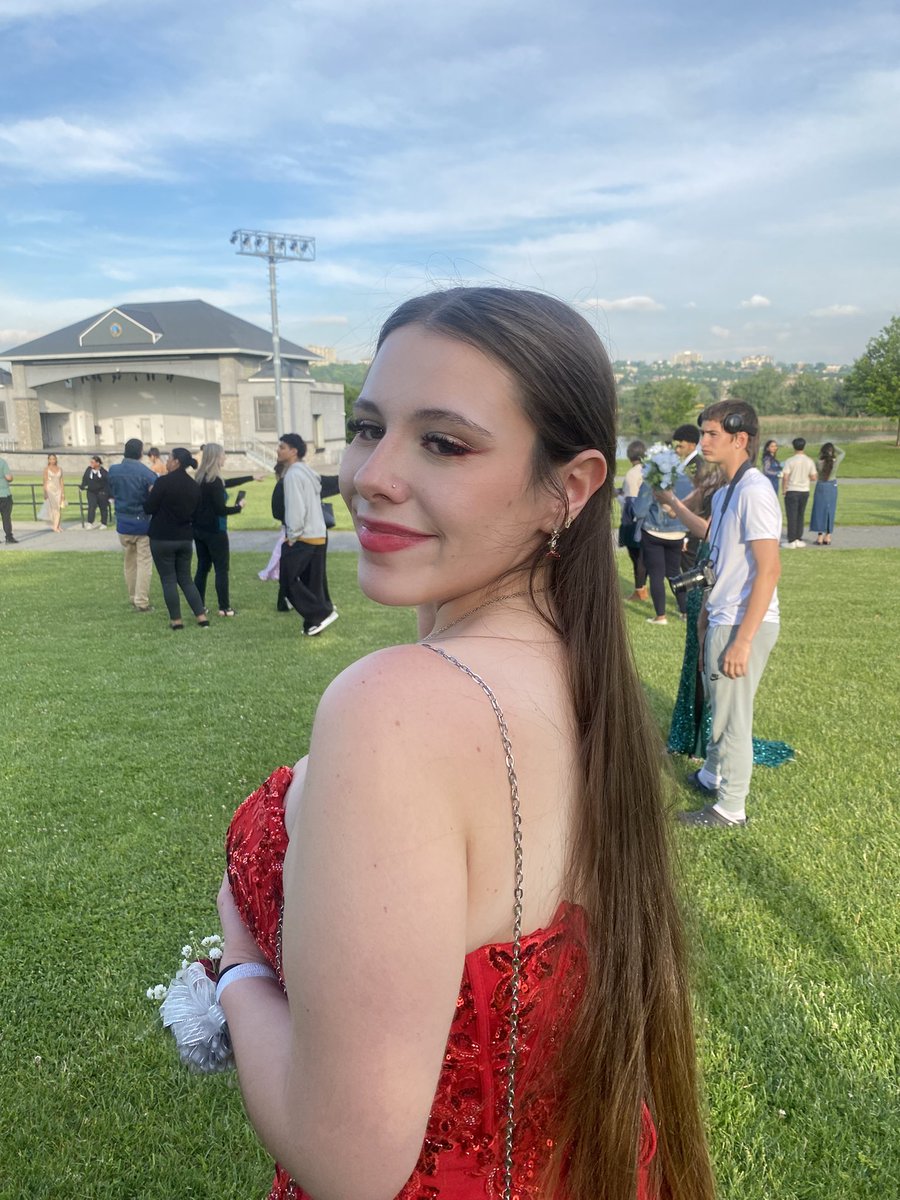 Stephanie vdH tweet media