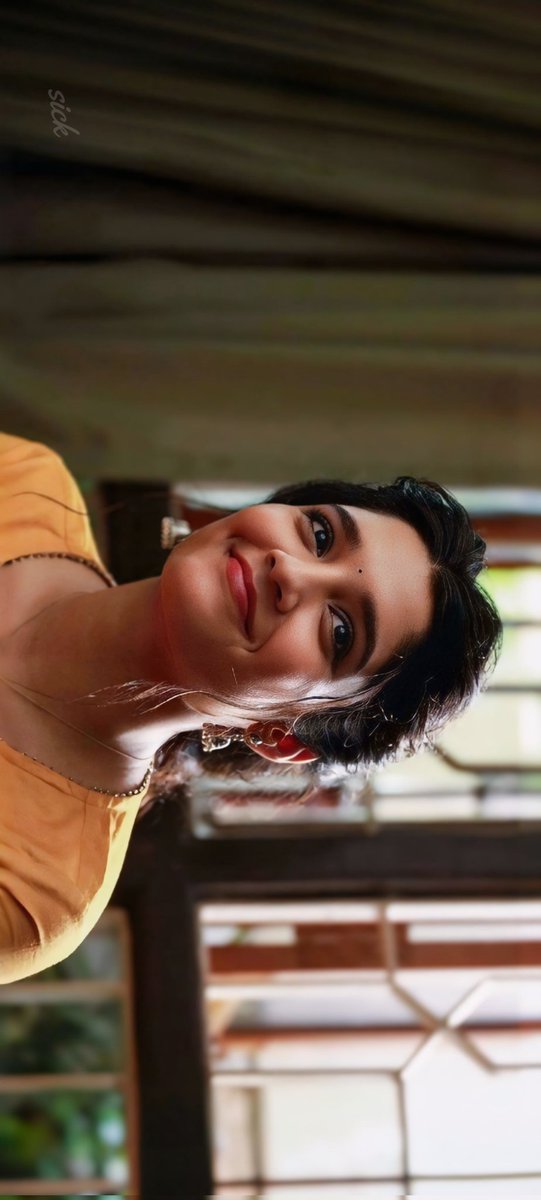 Ritika Singh as Anu Paulraj in Oh My Kadavule that's the tweet. ❤️