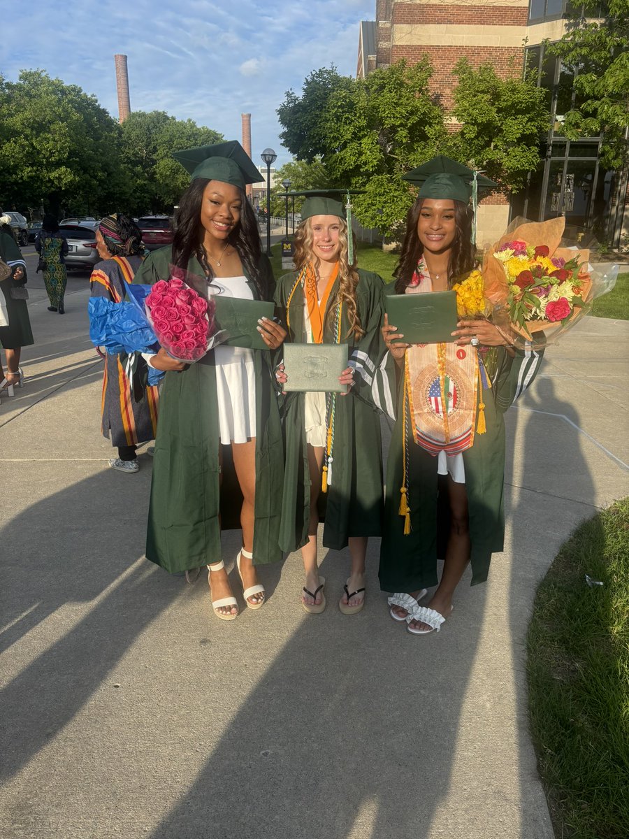 CoachJ_Taylor2's tweet photo. Shoutout to Jourdin, Eliza &amp; Autumn back-to-back champions and now proud graduates! The Class of 2025 is officially over and you three have made your mark at AP. What a legacy! https://t.co/JyG92vB1Nz