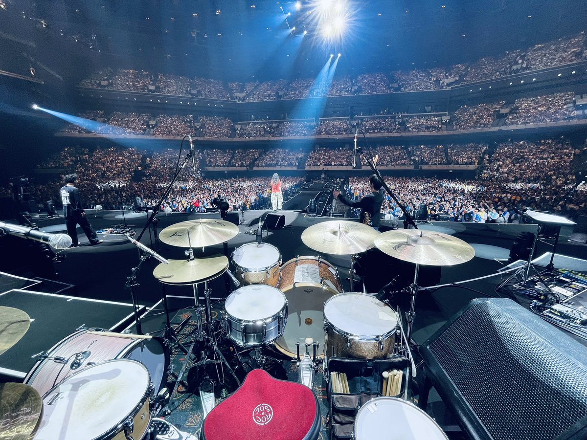 fumihiro_ibuki's tweet photo. AIMYON TOUR 2024-2025
ドルフィン・アパート
本編 &amp; 海外 &amp; そしてAdditional Show
昨年9月からアリーナツアー全42公演

無事！！！完走！！！やっ��ーーー！！！

凄いぞ、あいみょん。
バンドメンバーもスタッフも。
誰ひとり欠けることなく！
笑の絶えない幸せなツアーでした🙏
感想見て浸ります💬 https://t.co/ekJ8r6tTIs