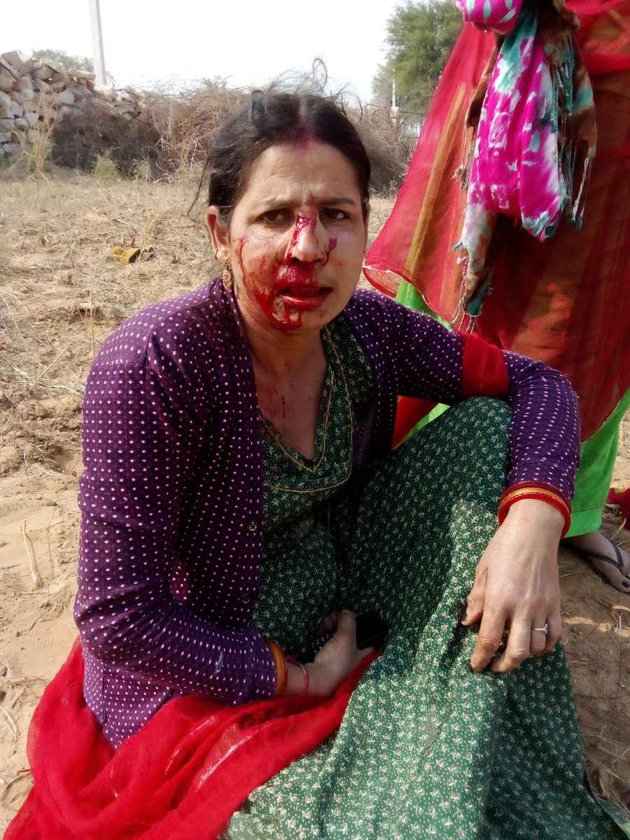 Ramnarayan43's tweet photo. @PARSARAMKHIMSAR @narendramodi यह तुम्हारी सच्चाई खुद अपराधी दूसरों पर सवाल खड़ा ��रता है निर्दोष लोगों को साजिश करके फसाने का काम परसाराम बिश्नोई पोक्सो एक्ट का अपराधी पुलिस प्रशासन से निवेदन है जल्द से जल्द अपराधी को गिरफ्तार किया जाए https://t.co/WVaedgAmwS