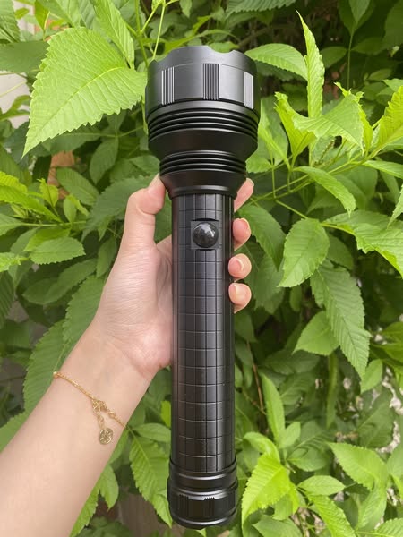 Thegioidenpin's tweet image. 📷📷 ĐÈN PIN SIÊU SÁNG ĐÈN PIN SIÊU SÁNG WASING WFL-H22 (CHÍNH HÃNG)
📷 Model: H22
📷 Độ Sáng: 2000 lumens maximum
📷 Sử dụng pin sạc 26650x 2, dung lượng 10000mAh
📷 Giá khuyến mãi: 900k
#denpinsieusang #thegioidenpin #wasing #wasing_h22
+ Hotline &amp;amp; Zalo: 0898.838.828