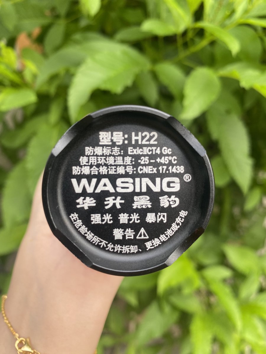 Thegioidenpin's tweet image. 📷📷 ĐÈN PIN SIÊU SÁNG ĐÈN PIN SIÊU SÁNG WASING WFL-H22 (CHÍNH HÃNG)
📷 Model: H22
📷 Độ Sáng: 2000 lumens maximum
📷 Sử dụng pin sạc 26650x 2, dung lượng 10000mAh
📷 Giá khuyến mãi: 900k
#denpinsieusang #thegioidenpin #wasing #wasing_h22
+ Hotline &amp;amp; Zalo: 0898.838.828