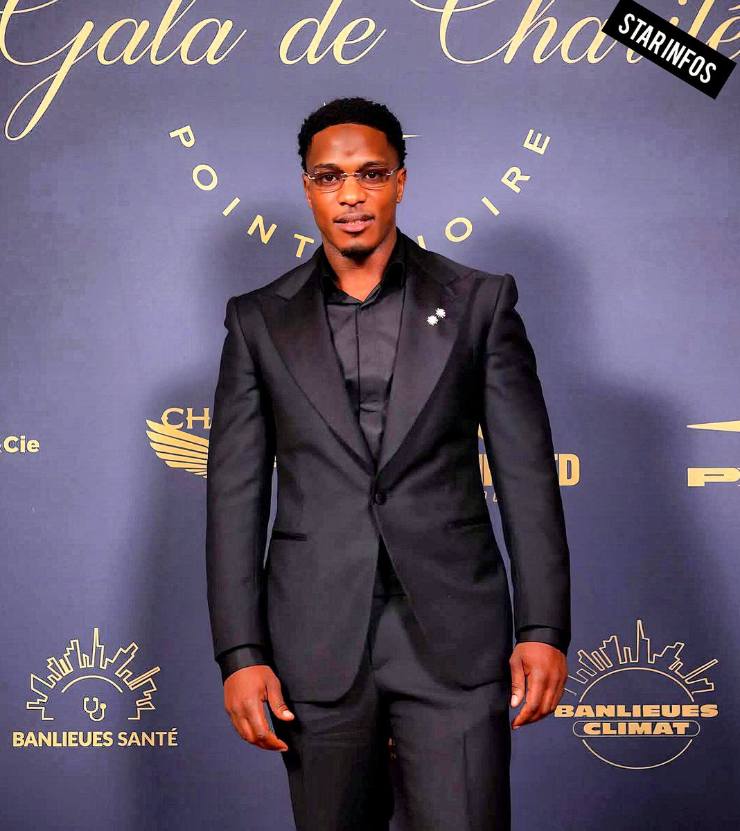 infos45353's tweet photo. Niska a récolté plus de 184.000 € hier soir lors d’un Gala de charité pour permettre la construction d’un orphelinat et d’un dispensaire à Pointe-Noire, au Congo ! 🇨🇬

De nombreux objets étaient mis aux enchères, tels que des maillots dédicacés, des disques de platine https://t.co/yvy0Grrq8L