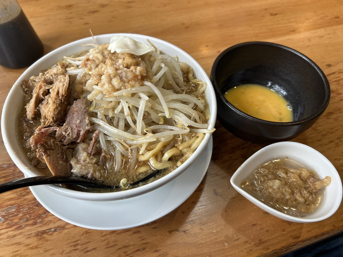 午前の部お疲れ様です♪
本日は会社の近所にある #印西市 の【#豚ラボ】さんへ行ってきました！

またやってしまいました🫠背徳感

味が日々バージョンアップしているかも。ラーメンに完成はないということか🦾

印西にお越しの際は是非♪

#ランチ　
#企業公式相互フォロー