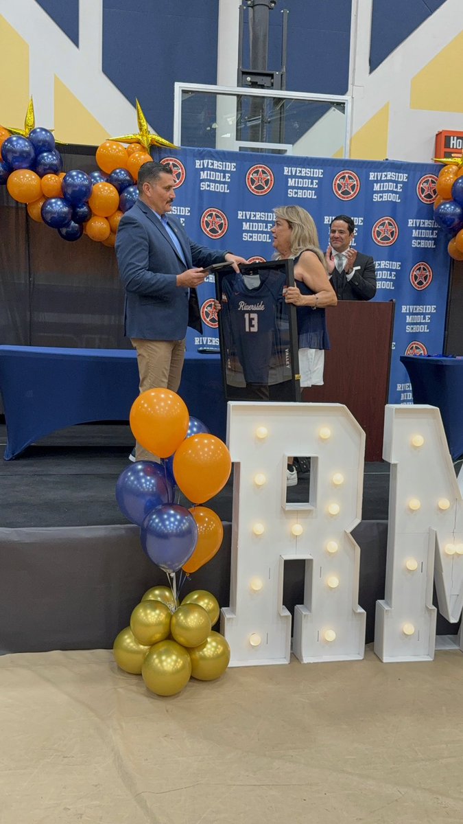 Daniel Medina (@forthevalley_dm) on Twitter photo 40 years in education! 
Coach Q is leaving a legacy. Rooting for you in your next chapter…
#FORtheValley 40 years in education! 
Coach Q is leaving a legacy. Rooting for you in your next chapter…
#FORtheValley