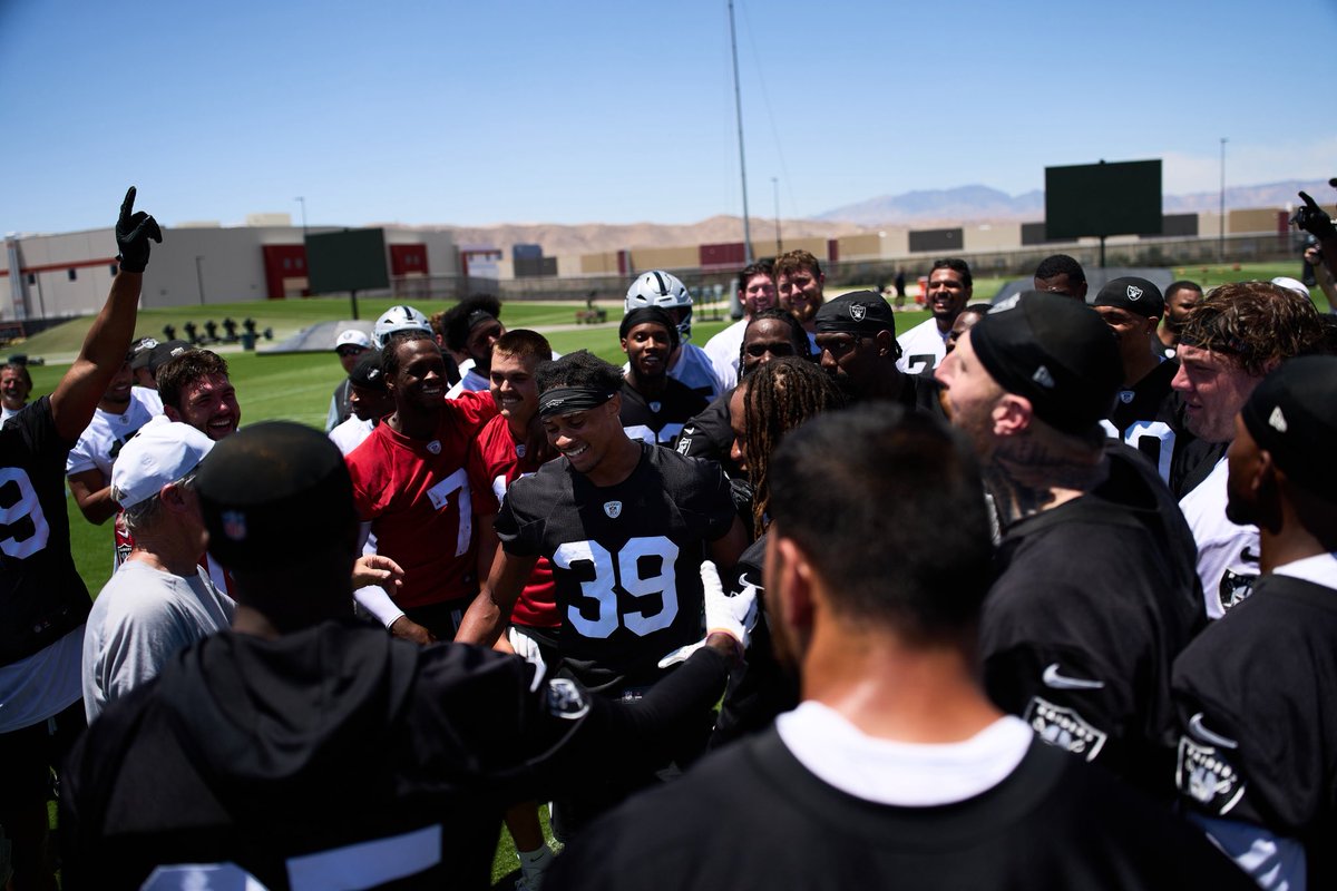📸: <a href="/Raiders/">Las Vegas Raiders</a>