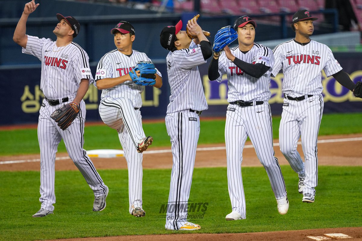 Ground_moments's tweet image. LG TWINS STARTING PITCHER

#엘지트윈스 #lgtwins #KBO #임찬규 #손주영 #송승기 #치리노스 #에르난데스