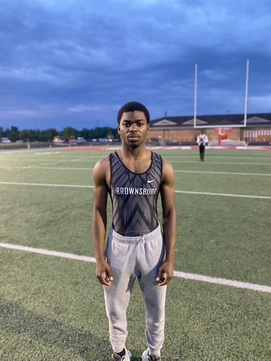 Personal best night for junior Ra’Shaun Snow!!

Long jump 21-8 
PR #7 all time

🐰🐰