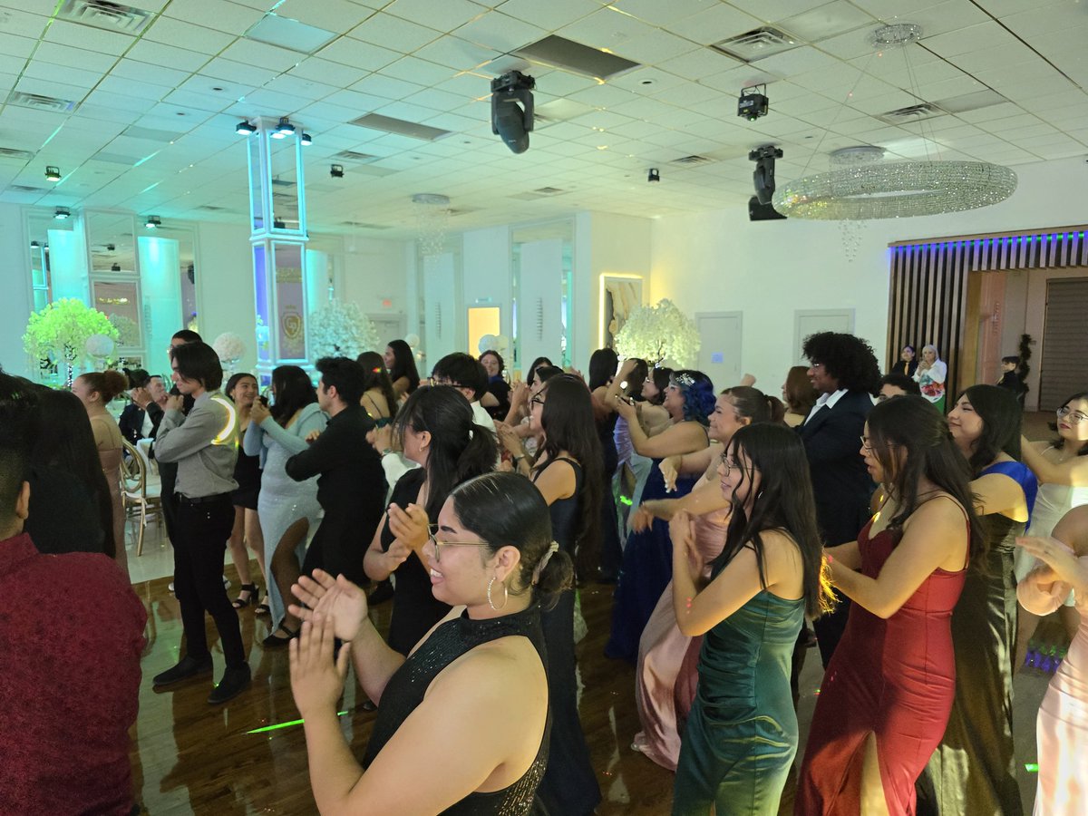 Veronica Herrera (@vherrera_mms) on Twitter photo What a beautiful way to end the year by the <a href="/MontwoodHS/">David Herrera</a> Choir. Celebrating seniors and initiating next year's officers. These singers danced their hearts out! <a href="/NabilGonzalez4/">Nabil Gonzalez</a> thank you for all you do for these kids. <a href="/SISD_FineArts/">SISD Fine Arts</a> #mhschoir #mmschoiralumni #sisdfinearts What a beautiful way to end the year by the <a href="/MontwoodHS/">David Herrera</a> Choir. Celebrating seniors and initiating next year's officers. These singers danced their hearts out! <a href="/NabilGonzalez4/">Nabil Gonzalez</a> thank you for all you do for these kids. <a href="/SISD_FineArts/">SISD Fine Arts</a> #mhschoir #mmschoiralumni #sisdfinearts