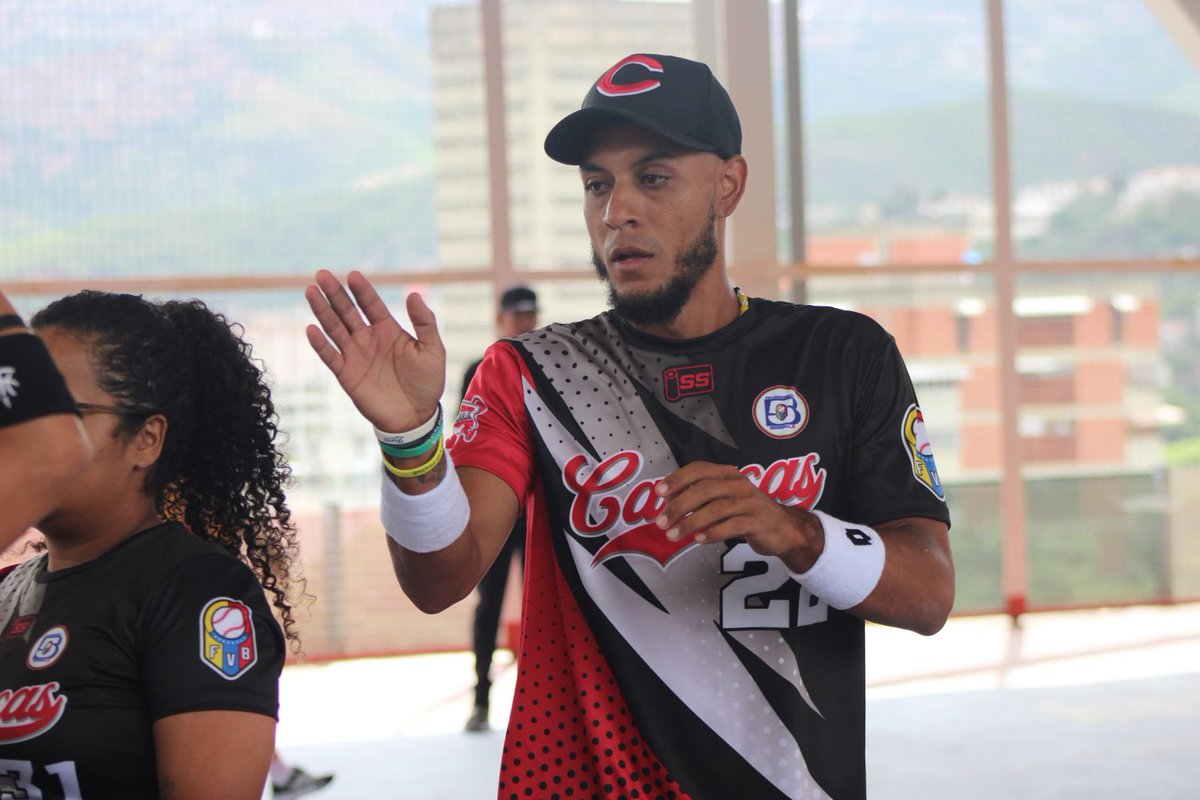 #NacionalAdultosB5 🖐🏻⚾

En imágenes 📸 la selección de #Anzoategui Vs #Caracas en el IV Campeonato Nacional de #Beisbol5 Adultos 

📍Caracas, Distrito Capital
🏟️ La Vega Stadium
💻 fevebeisbol.org

#NacionalesFEVEBEISBOL #LVB5
#BEISBOL5 #Baseball5

@baseball5