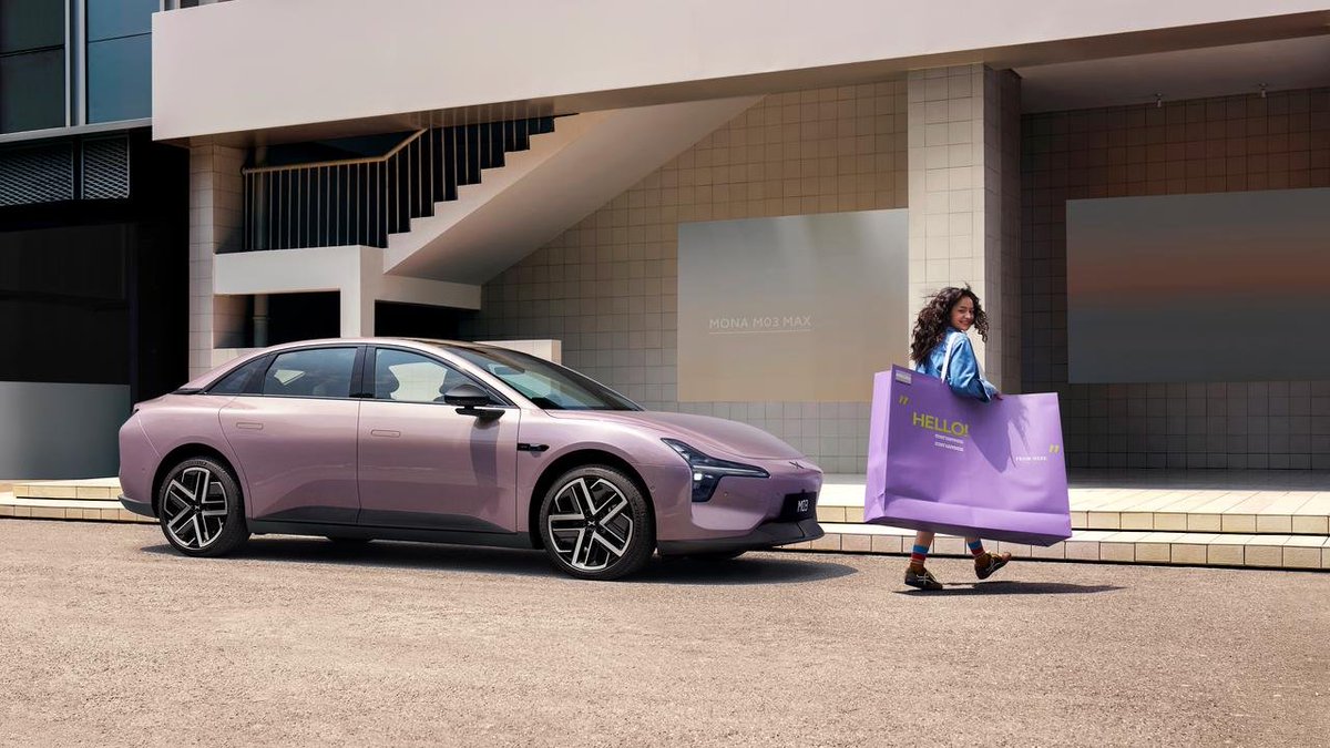 XPENG_Global's tweet photo. Advanced smart driving meets urban freedom — swipe to see tech that moves with the rhythm of the city. #XPENG #MONAMax $XPEV https://t.co/Cb0hKpGOel