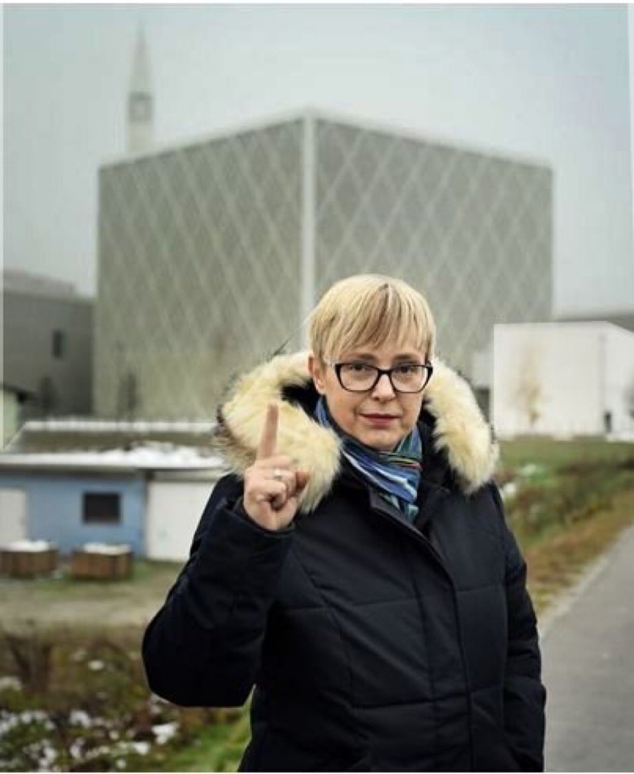 zaloznik_a2798's tweet image. Kako je lahko JJ problem te družbe če pa 
30 let + vlada levica ali celi partija.
Danes ima Levica absolutno večino
98% medijev, vse sisteme in podsisteme obvladuje. Danes to ne skrivajo, prej so skrivali
Kdo je tu problem ?