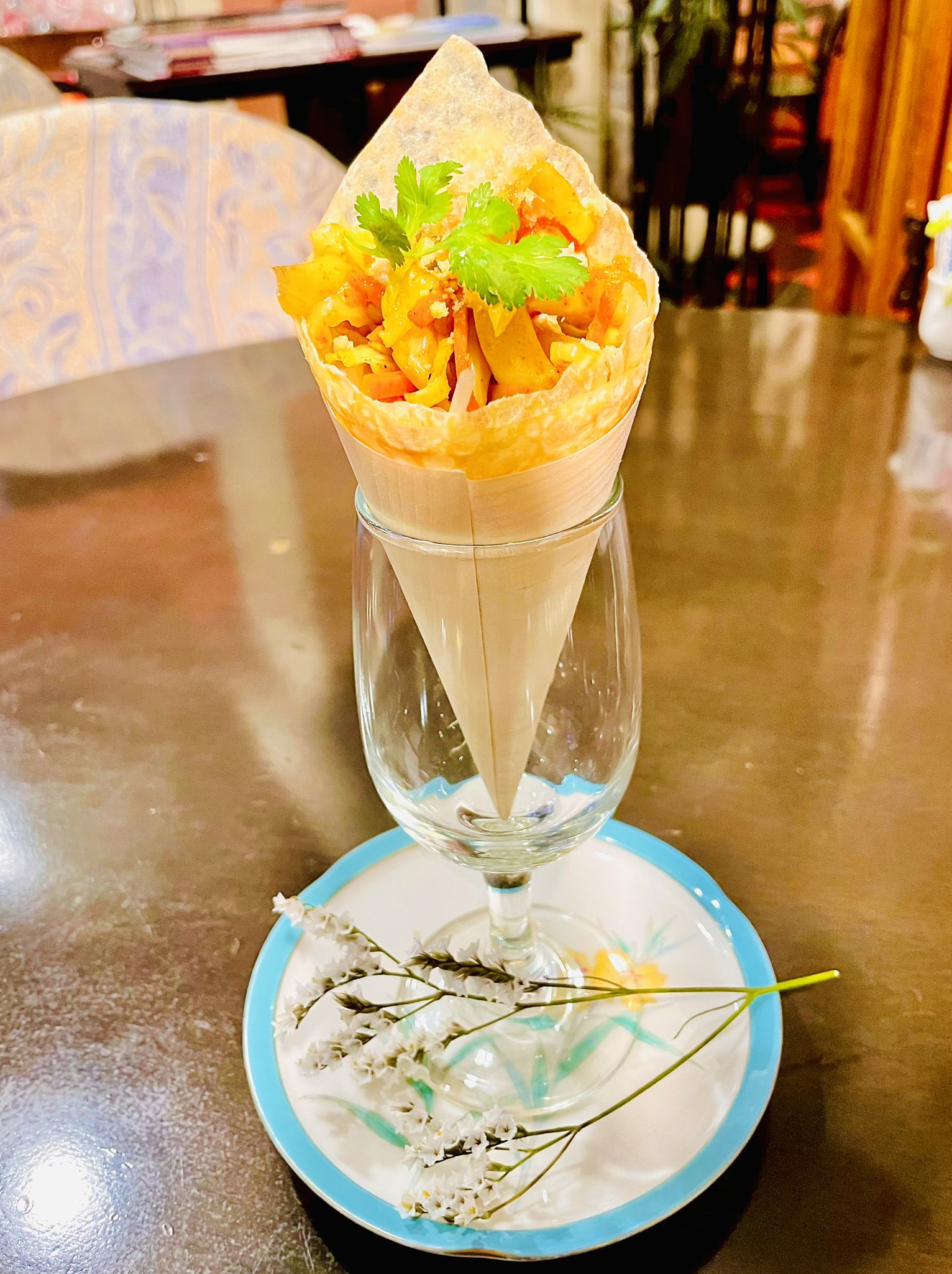 新風中国料理 季節のおすすめ 【豉油皇干𢇃絲】 〜豆腐干絲の老抽和え〜 豆腐