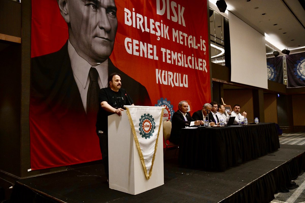 Genel Temsilciler Kurulumuz tüm coşkusuyla devam ediyor✊ Genel Başkanımız Özkan Atar’ın açış konuşmasının ardından şimdi söz temsilcilerimizde🎤

#YaşasınÖrgütlüMücadelemiz