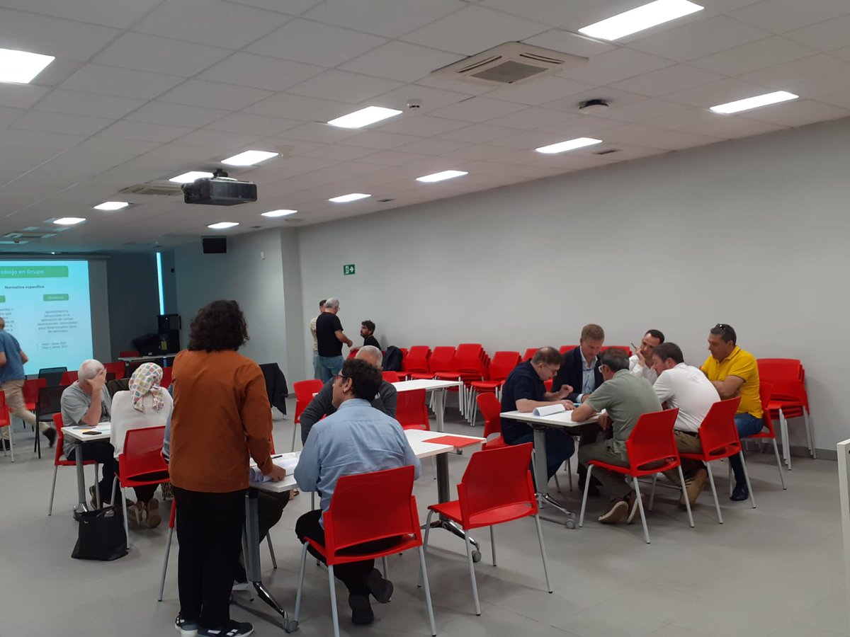 💚 Zona de Bajas Emisiones

💬 El miércoles se celebró una jornada en Palmera Montero que permitió dar a conocer la futura zona de Bajas Emisiones a profesionales, así como representantes de asociaciones de la ciudad.

📎 Lee la noticia completa aquí: irun.org/es/noticias/ac…