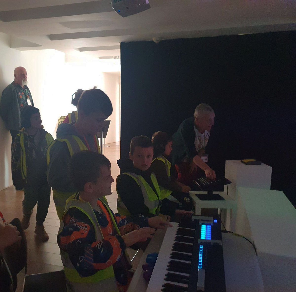 Join artists AinsleyPhillips between 2-5pm tomorrow (Saturday 31 May) to jam, play and join in the fun of  Happy Places Noisy Saturday! All welcome!

The project is supported by the National Lottery through Creative Scotland.

#PierArtsCentre #HappyPlaces