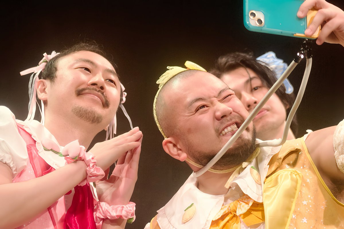 AYS_AISU's tweet photo. #AYSおじドル 夜公演は【19:00】から！

肌寒い本日ですが、
心温まるライブをお届けします！

当日券もあるようです👀💕
阿佐ヶ谷でお待ちしています！ https://t.co/BeiOYvgFYh