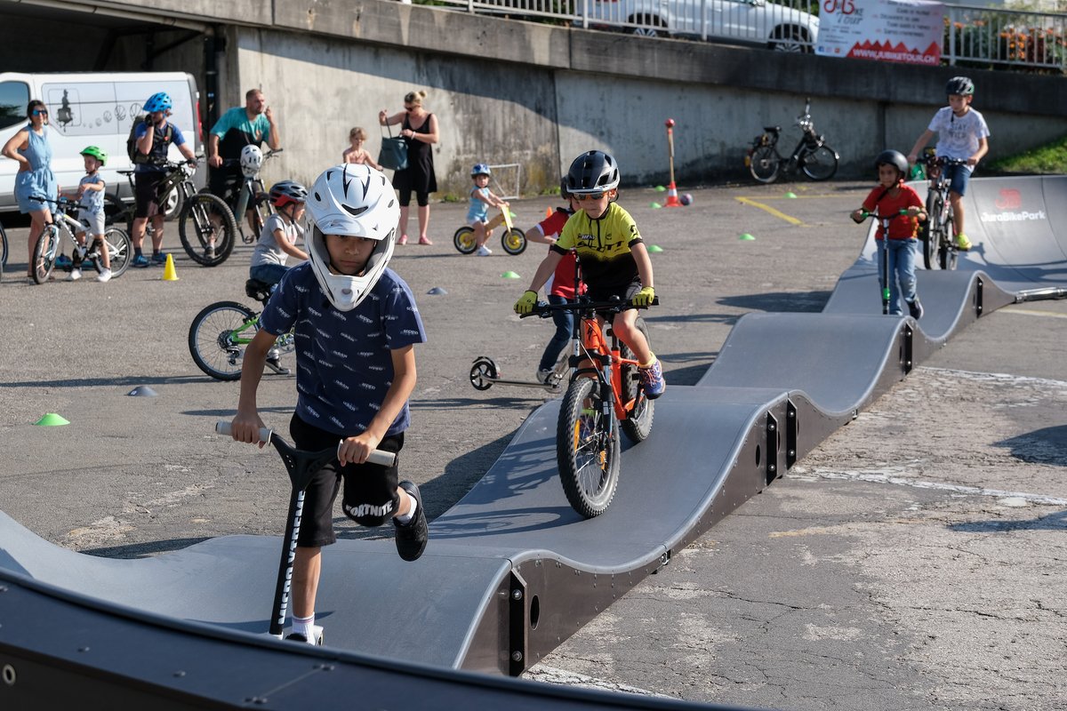 Si, il weekend lungo invoglia ad andare al mare... ma volete mettere con LA FESTA DELLA BICICLETTA?
Noi abbiamo la PUMP TRACK!!! Ma quando vi ricapita!
Con Istruttori  AMI Bike  🚴‍♀️🚴🚴‍♂️
#Festadellabicicletta