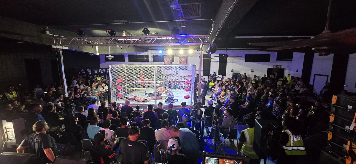 It was an incredible night.🌙 🌃